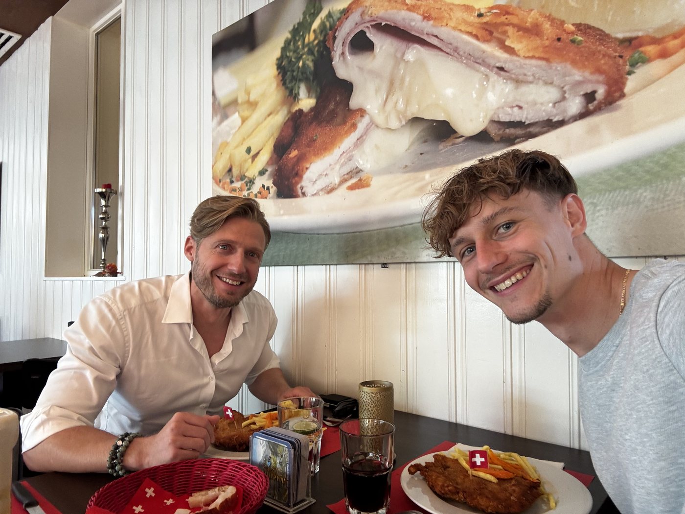 Luka Pecar und Christian Facchin beim gemeinsamen Mittagessen